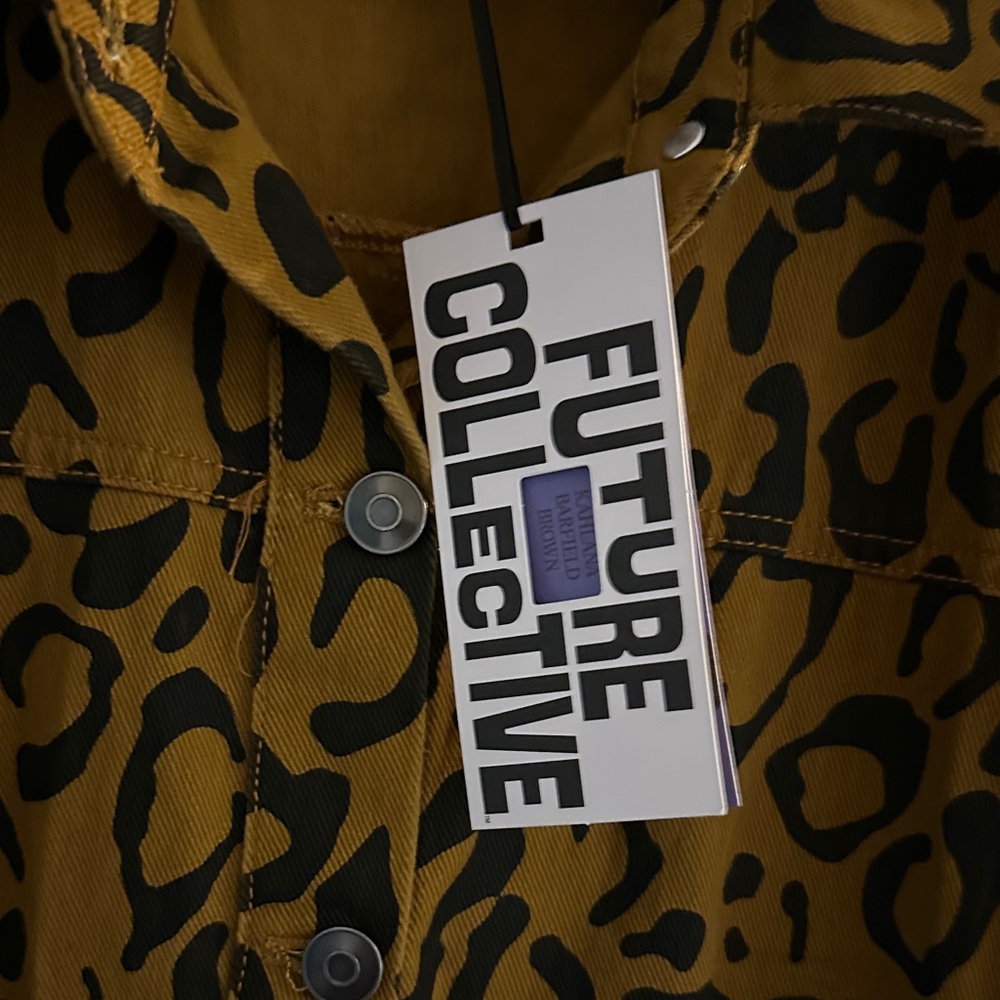 Future collective Leopard-Print Shirt Dress - Picture 5 of 11